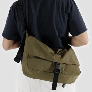 Baggu Nylon Messenger Bag in Seaweed