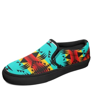 Between the Mountains Otoyimm Canvas Slip On Shoes