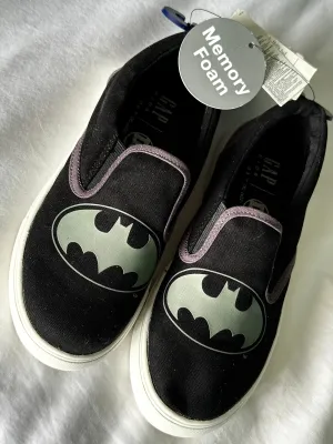 Gap Batman sneakers Size 1, NWT - size Shoes:  1 & 1.5 (Little Kid)